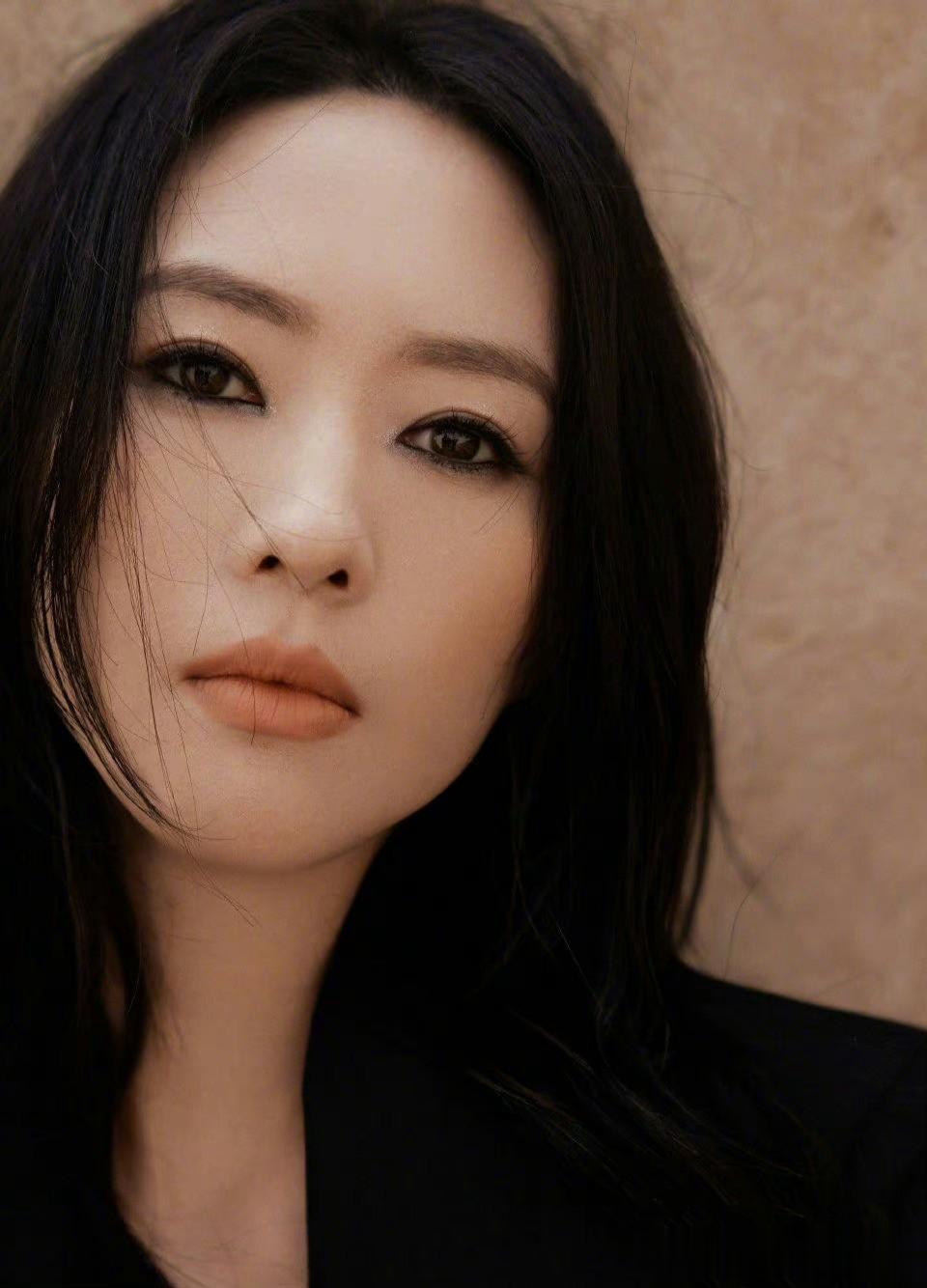 童瑶这妆照叫“不为男人流泪”？感觉叫“男人靠边站”更加贴切。#娱评大赏#