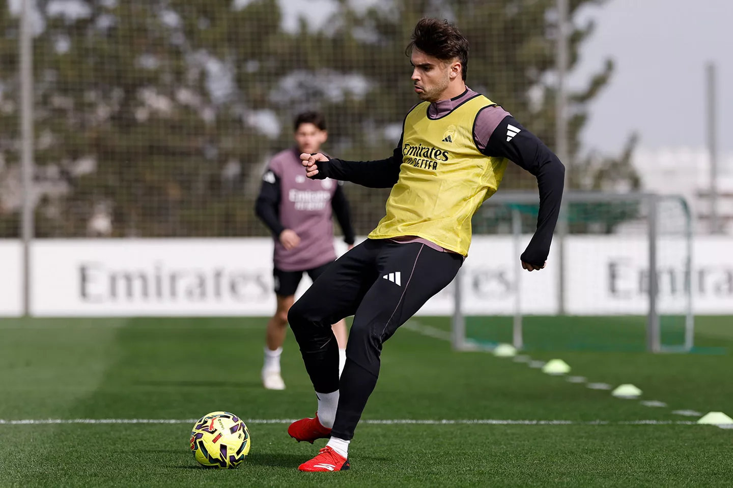 科贝：劳尔·阿森西奥今天开始和球队一起训练，目标是参加对阵塞尔塔的比赛。皇马训练