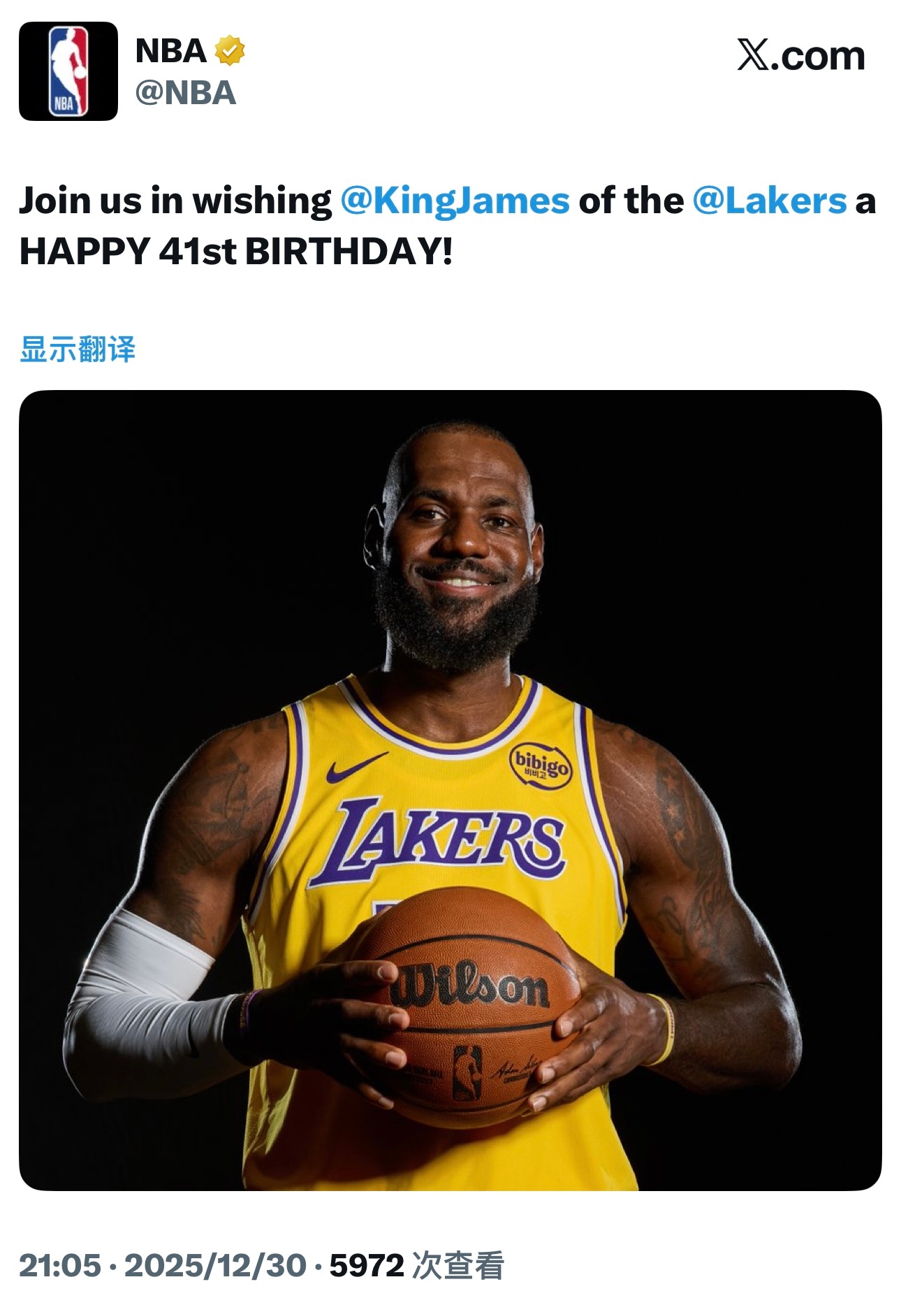 NBA官方晒照祝詹姆斯41岁生日快乐 👑🎂 