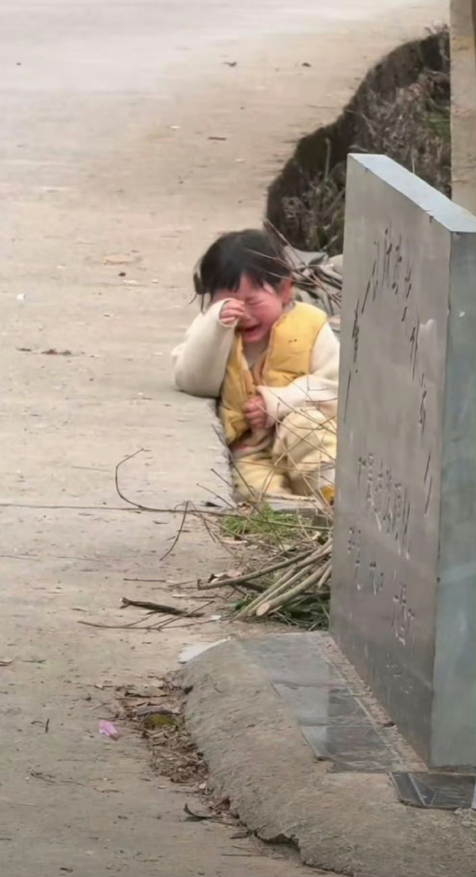 两千万粉丝小网红母亲回应摆拍质疑   大家不是很喜欢摇一摇么，有一个人说，开始带