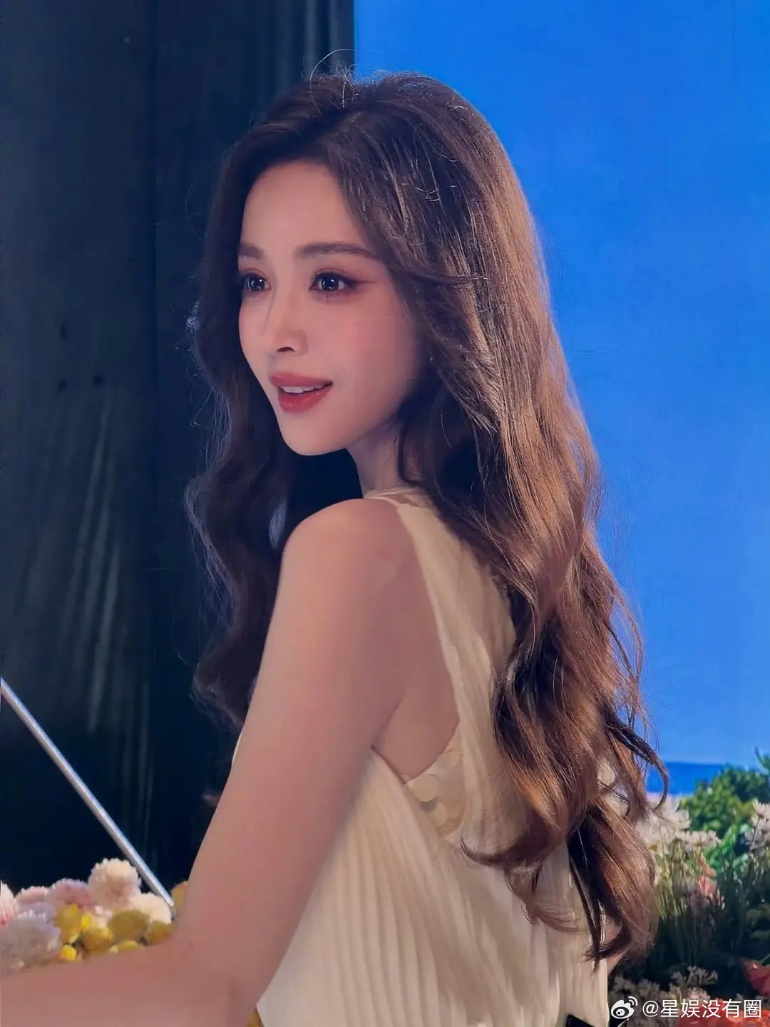 娜扎cdf代言花絮真的很灵动啊网友说我就说她说新疆女一吧 