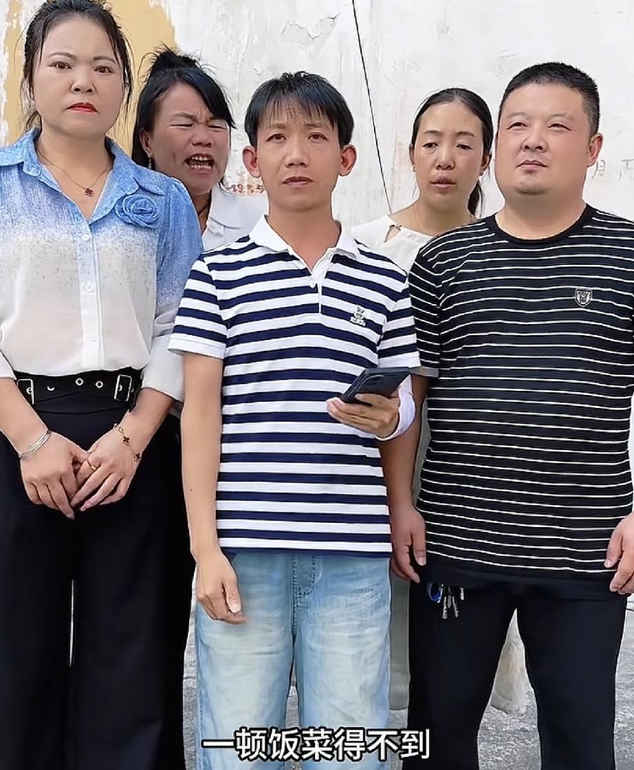 14个人捐1800元
当时举牌的主播回应原因了
杨玉敏老公2场直播涨粉很可观
