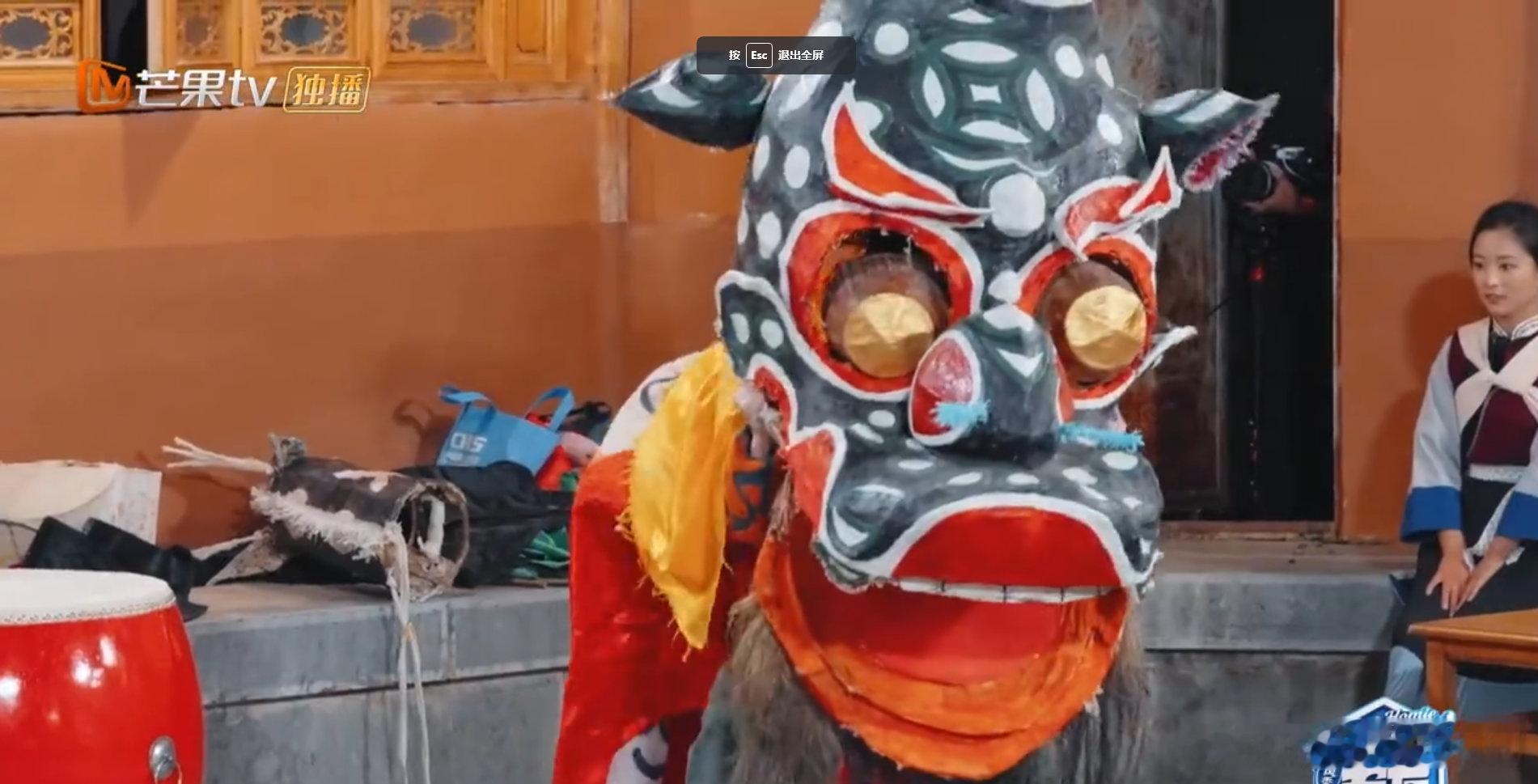 王栎鑫麒麟上身气势满分王栎鑫麒麟头一戴直接气场拉满！踏步回头腾空的动作太有劲儿，