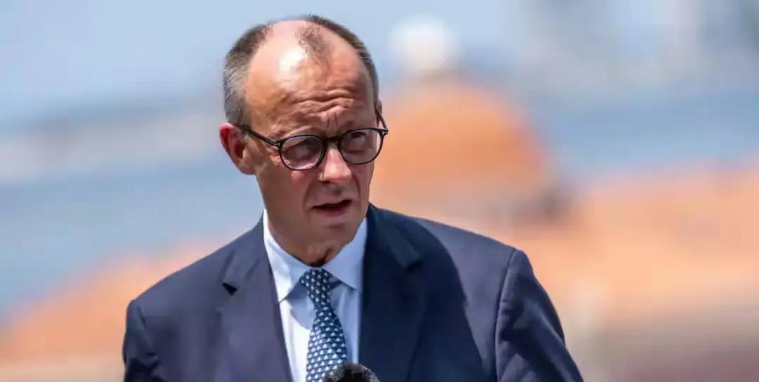 德国总理默茨11月24日表示，预计美国提出的乌克兰和平计划不会在27日前得到最终