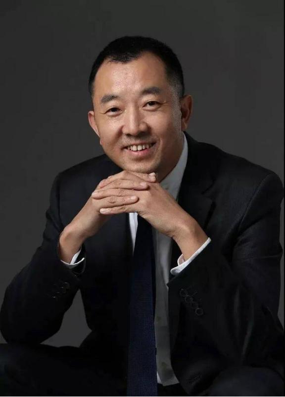 2015年，湖北巴东县县长刘冰即将被押进监狱的前一天，他要求见县委书记陈行甲最后