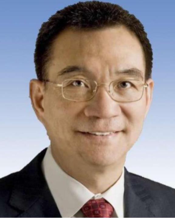 1979年，一名台湾连长冒死游泳横渡台湾海峡回到了祖国大陆，而他的妻子在接受审问