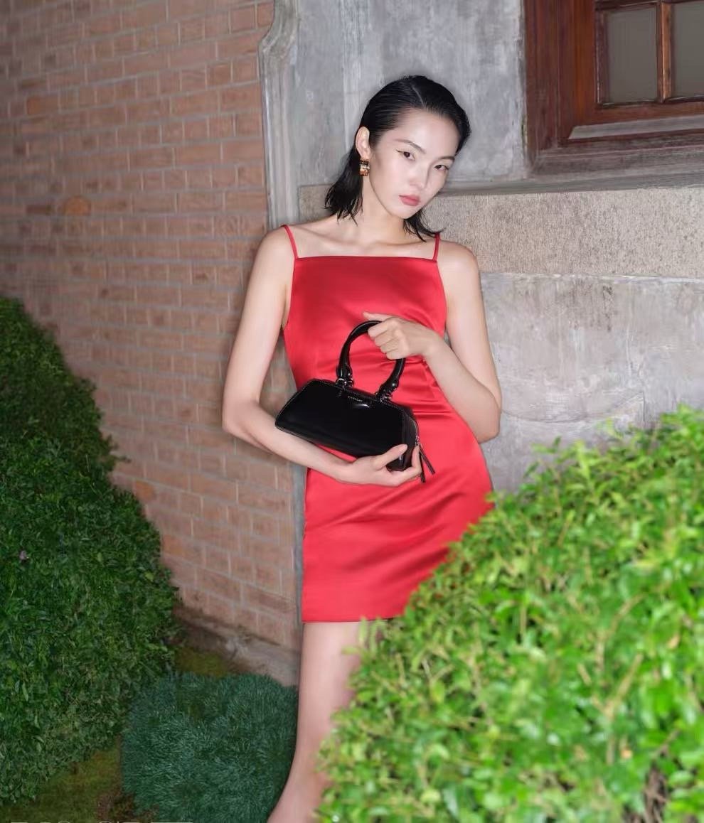 雎晓雯顶级东方淡颜骨相雎晓雯时尚圈宠儿 雎晓雯的美是那种“越看越有味道”的类型。