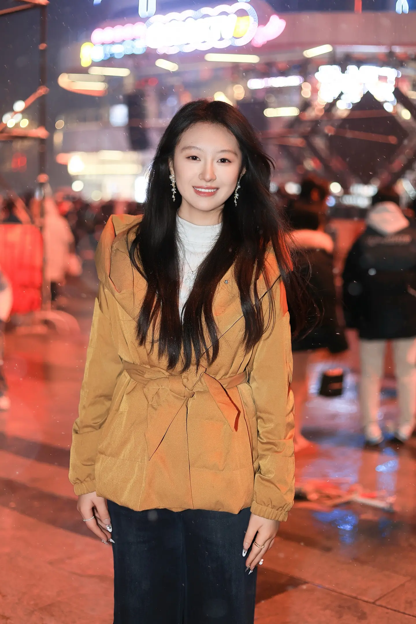 跨年给遇到的一个妹妹拍了照片，剪辑的时候发现素材没录到 ，那就发个图文版本吧