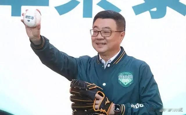 台媒：卓荣泰顾立雄将分任龙头

台湾媒体报道，台湾的赖清德已展开内阁布局，内定卓