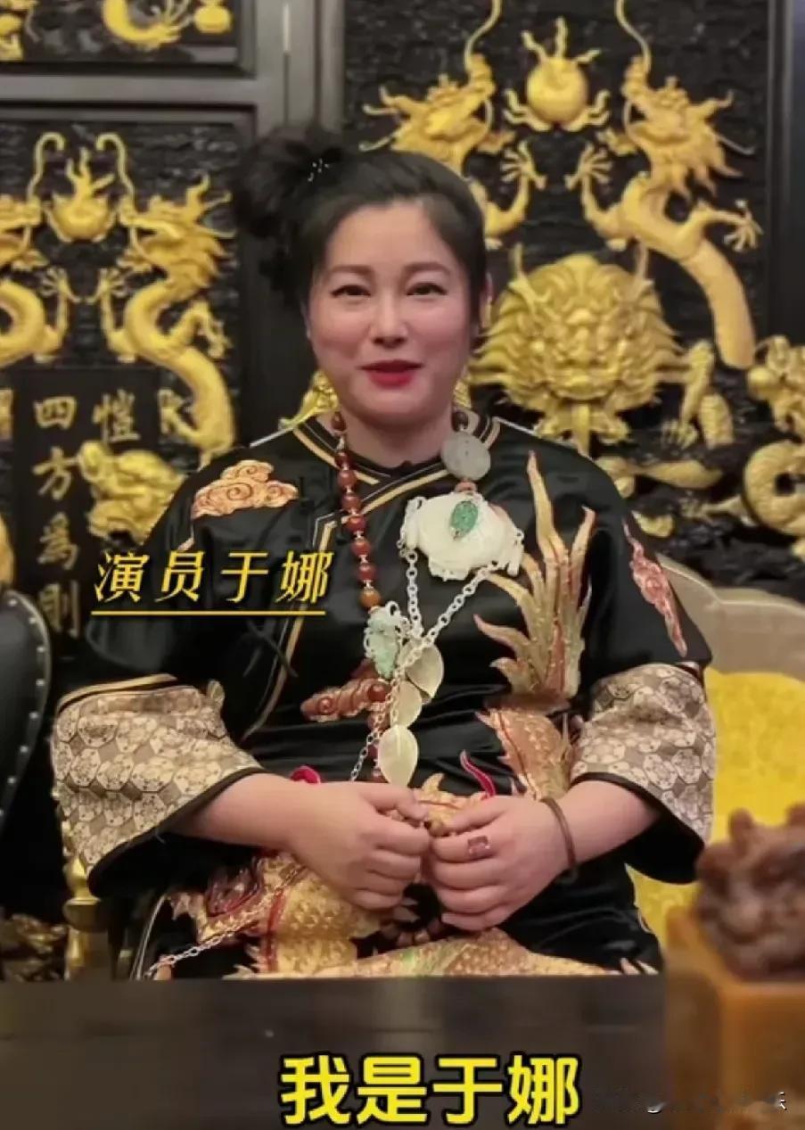 于娜胖成这样是因为她生病了不得不吃激素药，并不是不自律性，可是一胖毁所有。

没
