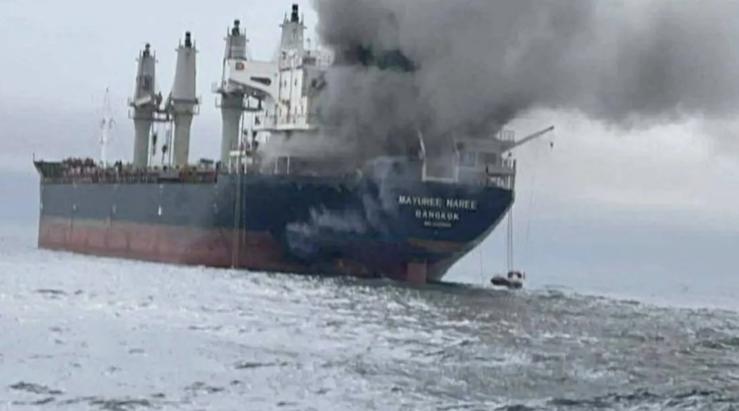 特朗普接受福克斯新闻采访时表示：滞留在霍尔木兹海峡附近的船只需要展现勇气通过海峡