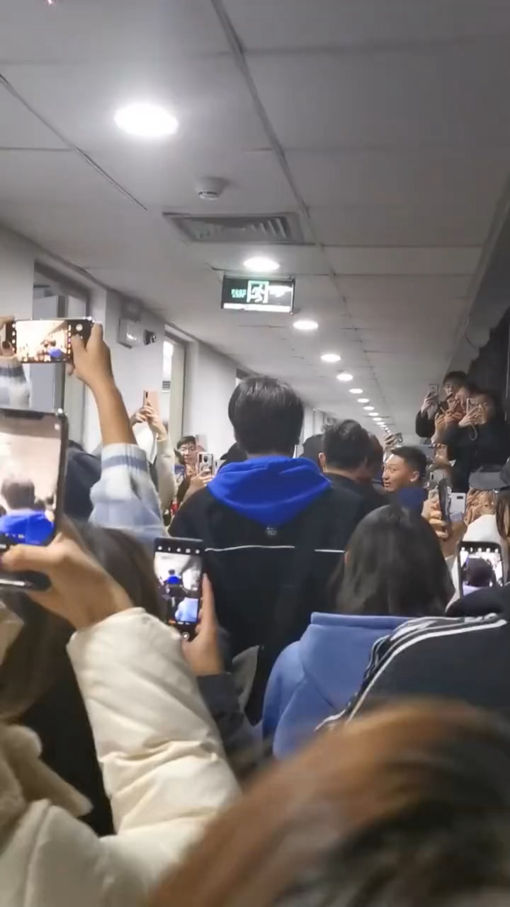 当你觉得人生没有那么多观众的时候门外林一同学的北体上课日常/考古林一傅识则  |