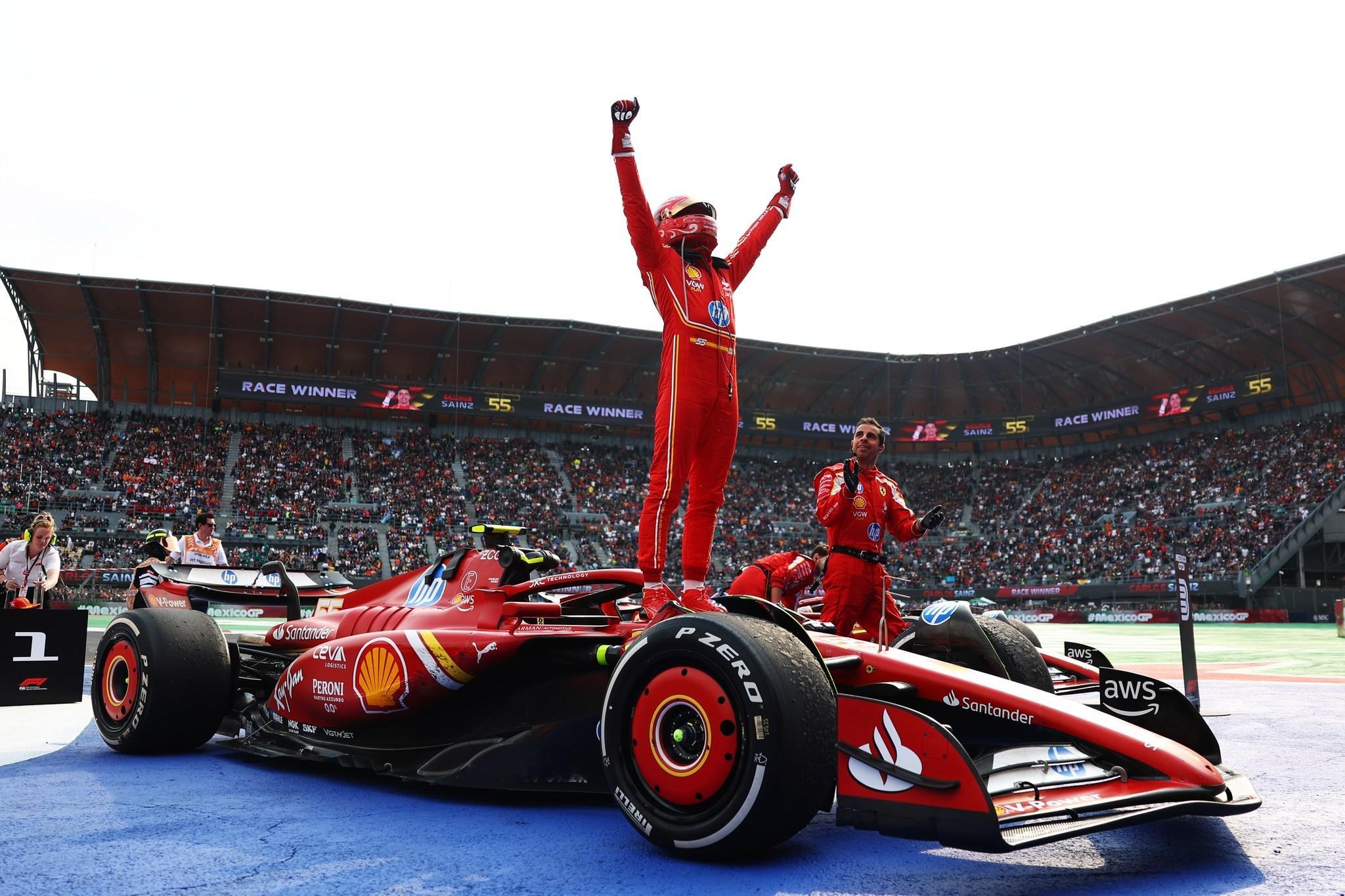 恭喜法拉利！恭喜塞恩斯！#法拉利两连胜##F1墨西哥城大奖赛塞恩斯冠军# ​​​