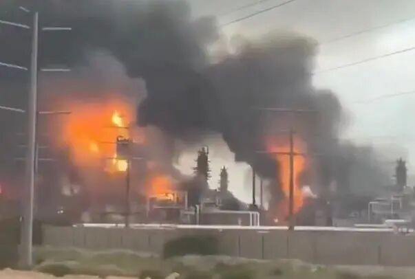 据环球时报报道，伊朗革命卫队宣布与美以战事进入新阶段，此前以色列对伊朗南帕尔斯气