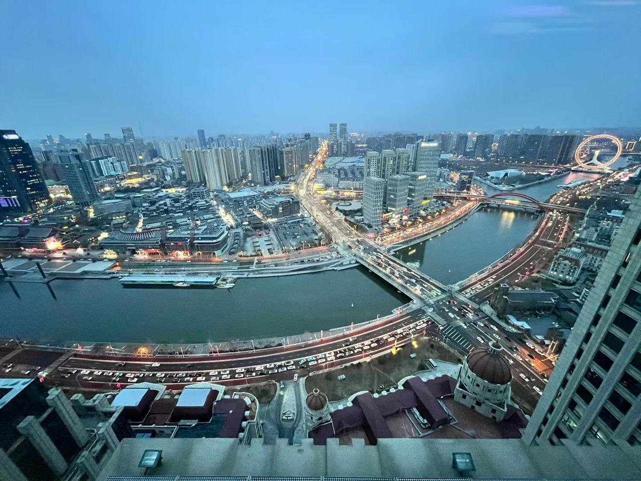 [祈祷][福]
我以为自证分不但是量，而且还包括尺子和布//@慧光:相分如布，见