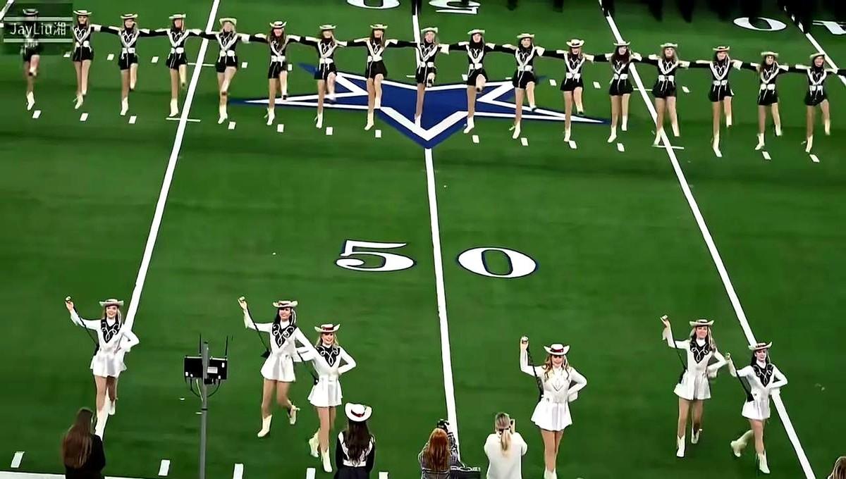 看到有人说“美军像拉拉队一样散漫”，我真想笑。

这句话虽然有点调侃，但也反映出