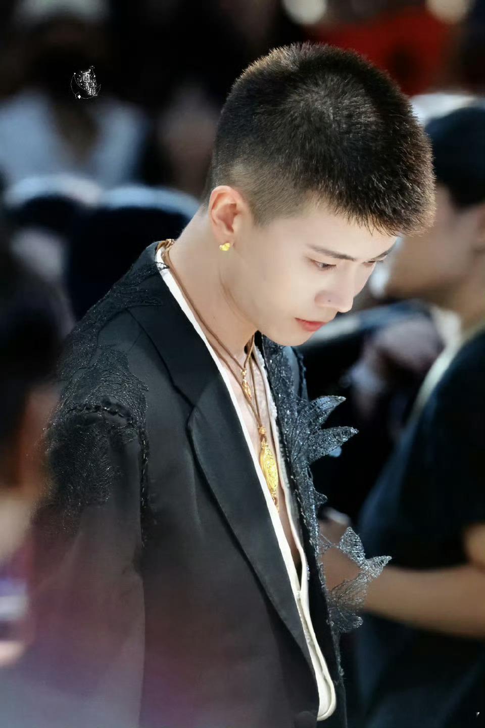 剧集深渊游戏    为任嘉伦签到