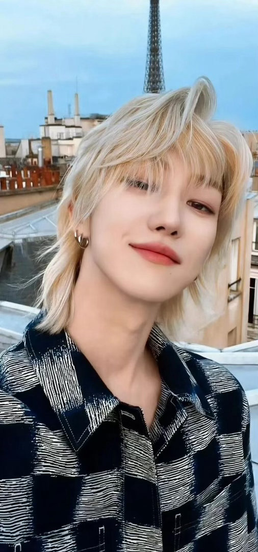 徐明浩巴塞尔艺术展香港巴塞尔艺术展偶遇徐明浩 谁给徐明浩在巴塞尔拍的照片！金发配