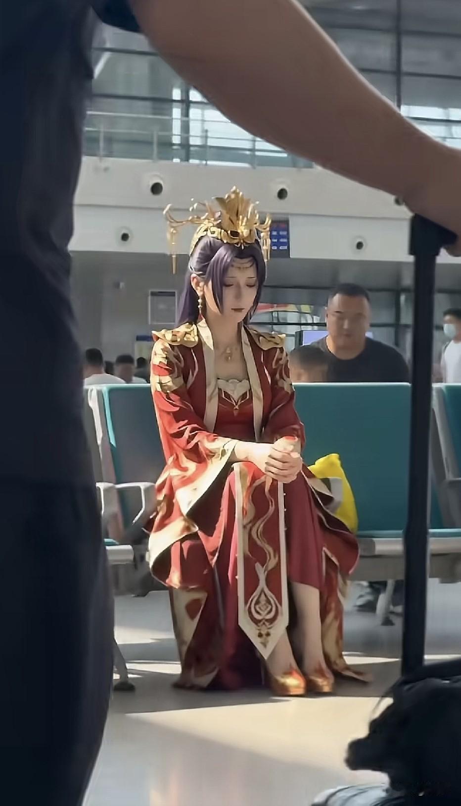 现实中遇见这种，是真想去要张合照，拒绝也认了[黑脸]