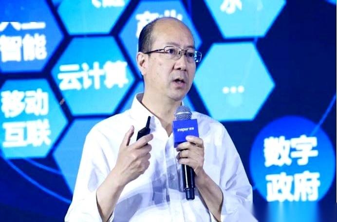 有个叫高春雷的人，履历一拿出来，够硬。
36岁，湖北电信副总经理。同龄人还在琢磨