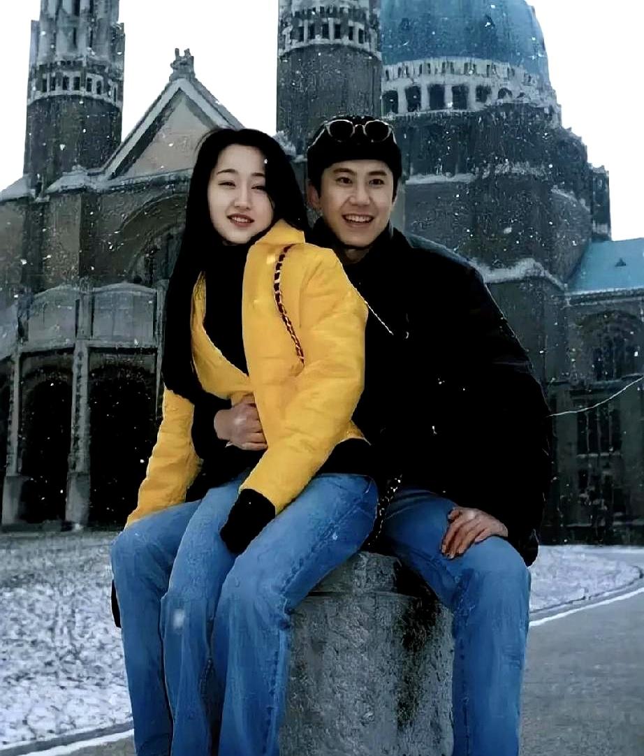 杨钰莹，你这28年藏得有多深啊！
 

当年毛宁在舞台上眼里的光都给了她，可她就