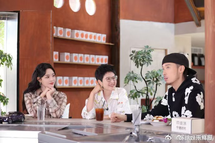 Feezy羡慕Gai坚持自我湖南卫视背后 评价GAI这段太绝了！羡慕对方能在坚持