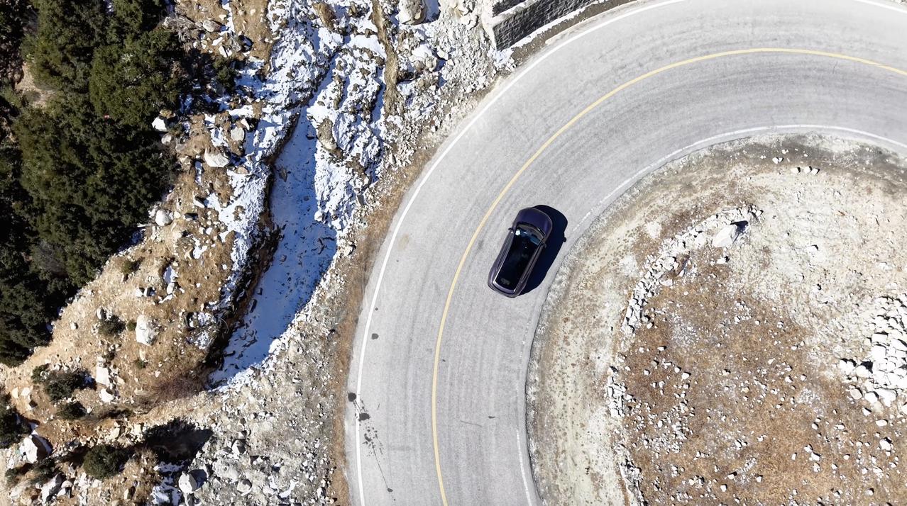 在2026年初的“开门红”OTA升级中，鸿蒙智行带来了备受瞩目的技术进步，尤其是