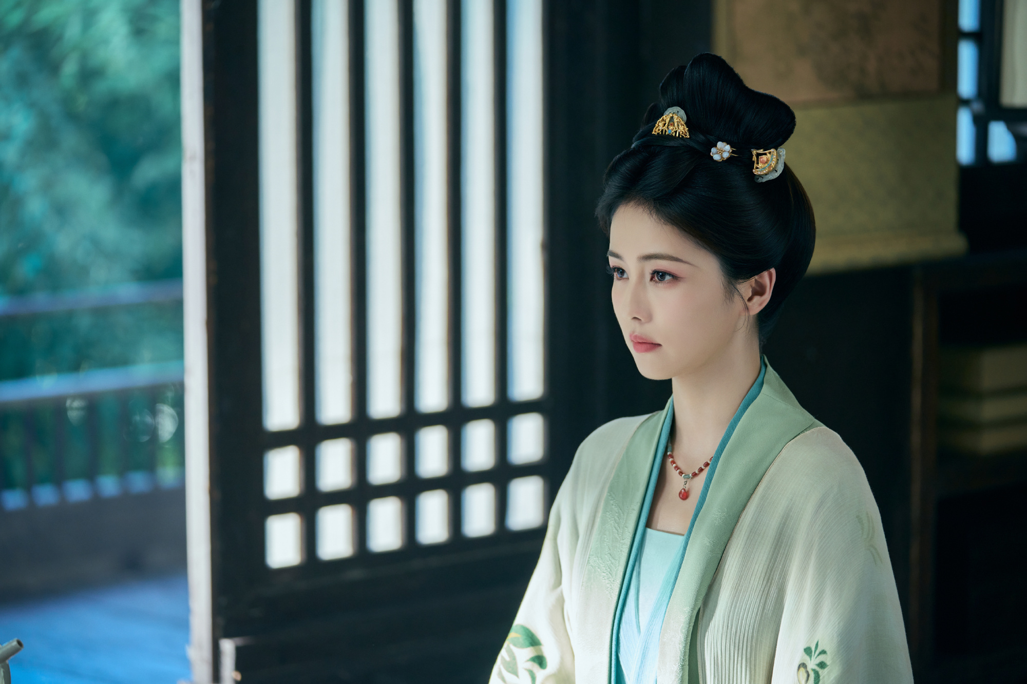 白鹿莫离🍐白鹿叶璃 【官方】《莫离》白鹿相关海报1⃣️2⃣️饰演叶璃 2026