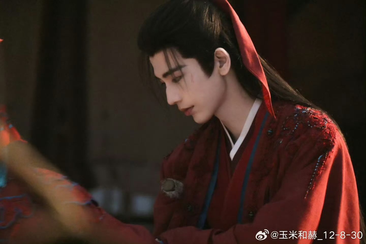 谁看见张凌赫卖肉不去买两斤 谁看见谢征卖肉不去买两斤就这张帅脸， 谁看见张凌赫卖