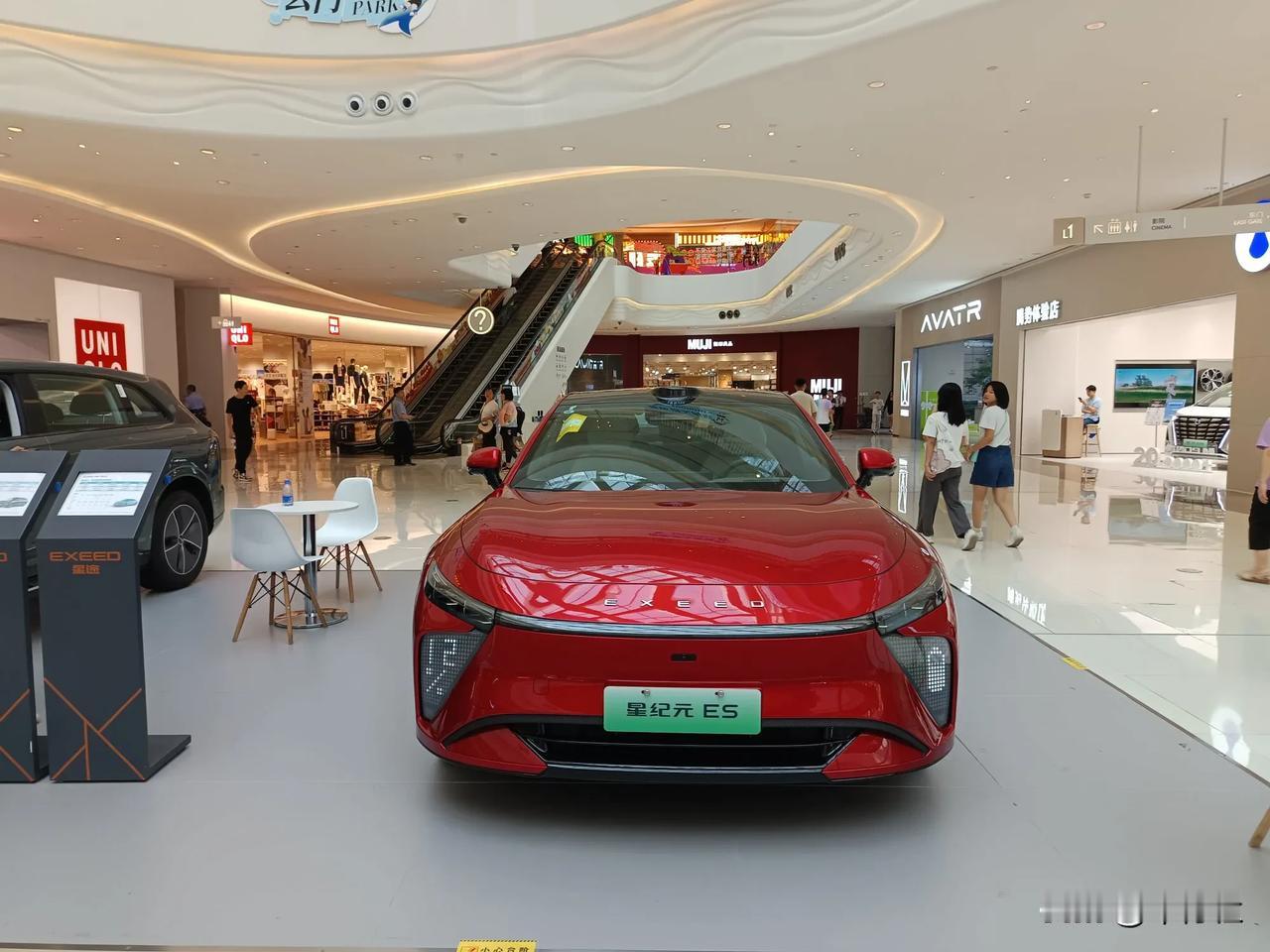 星纪元ES，好漂亮
如果对智驾需求不是很大的人
确实可以考虑一下这款车
和智界S