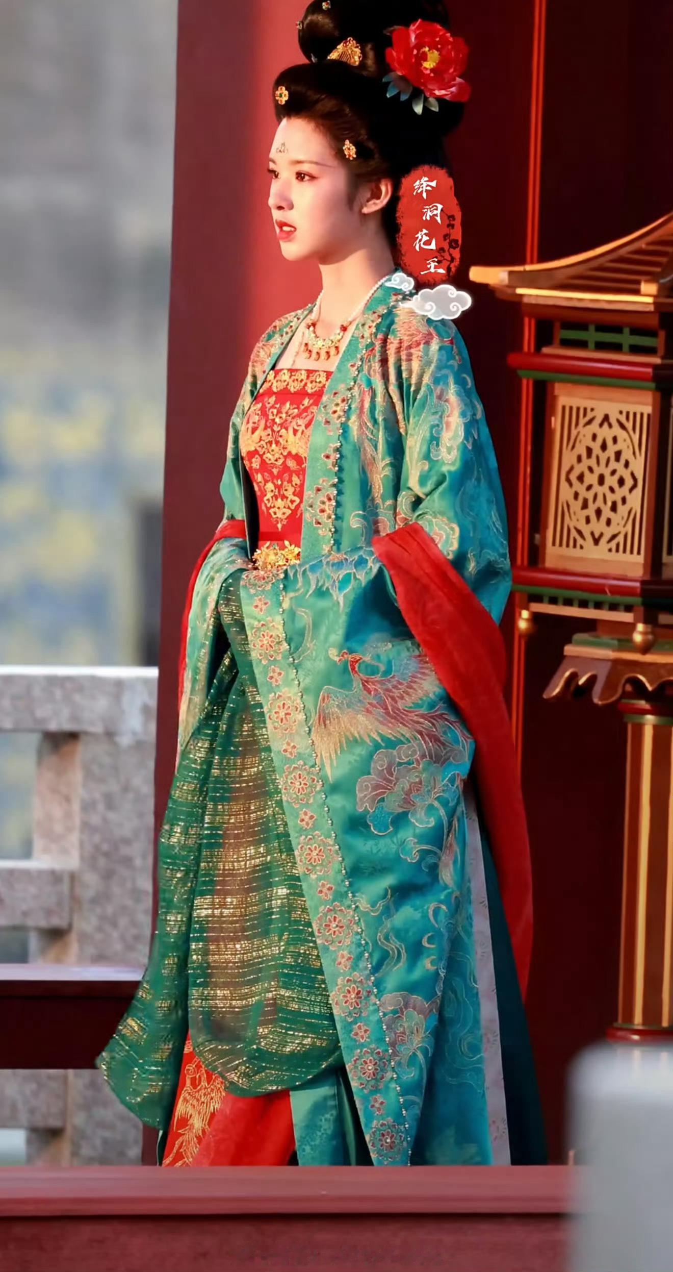 能不能get到古装颜和造型❓ 《尚公主》☽ 红绿宫装 