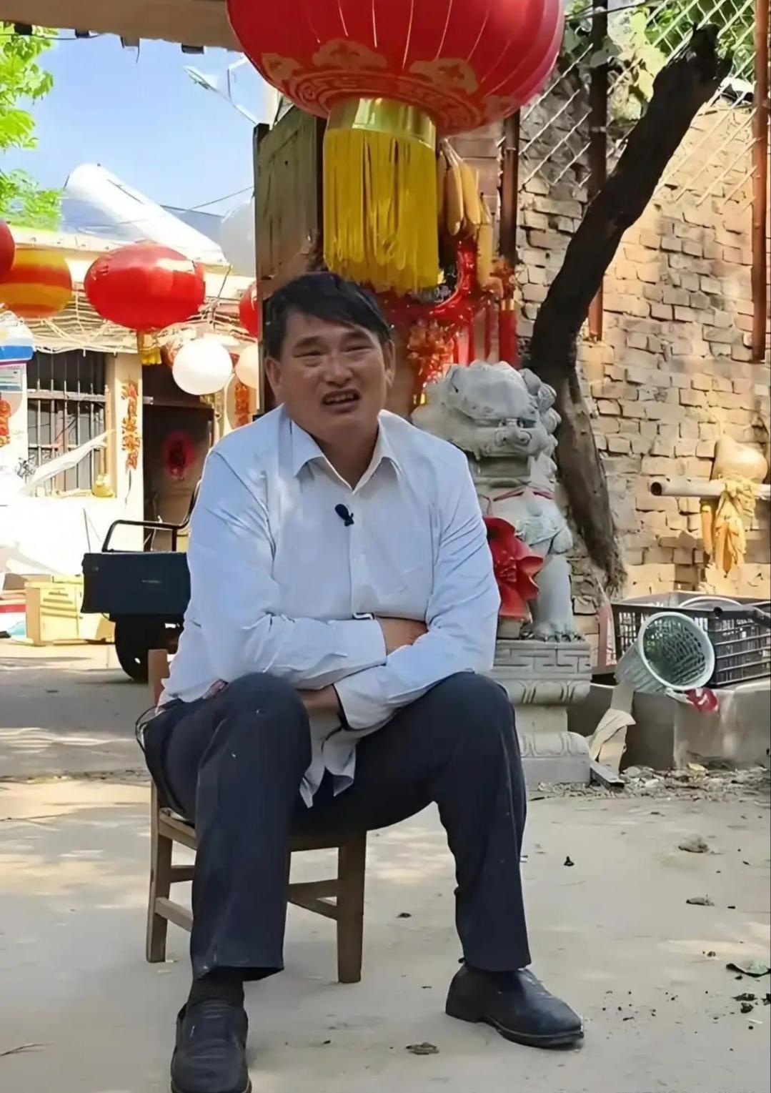 如何评价大衣哥朱之文的敬业态度？
大衣哥朱之文的敬业态度那真是没话说。2026年