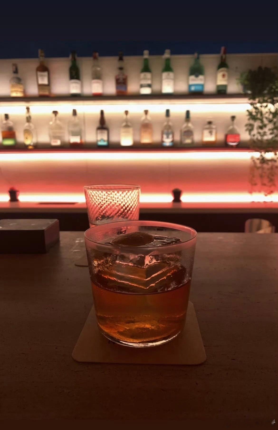 突然好想去喝点小酒！