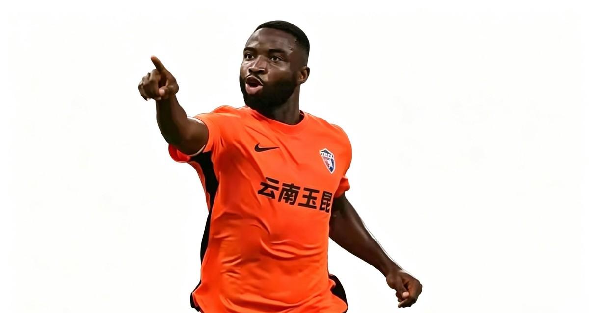 中超射手王奥斯卡续约谈崩了，薪资没谈拢，合同年底到期。
他在沧州时有过不辞而别，