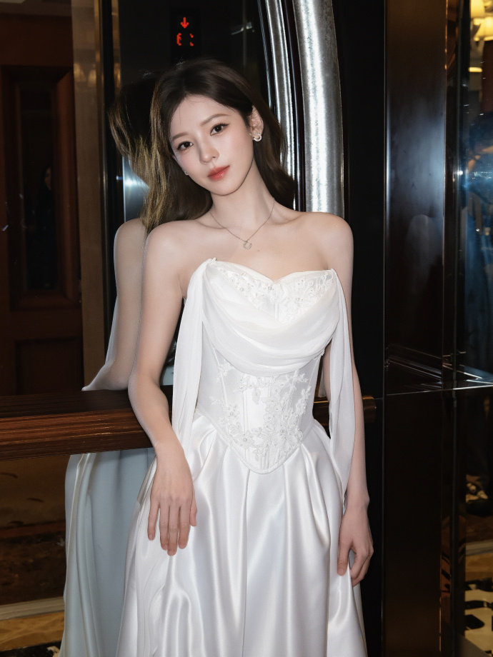 张予曦白纱公主裙张予曦白纱公主张予曦白纱公主裙 ！这是真公主！ 