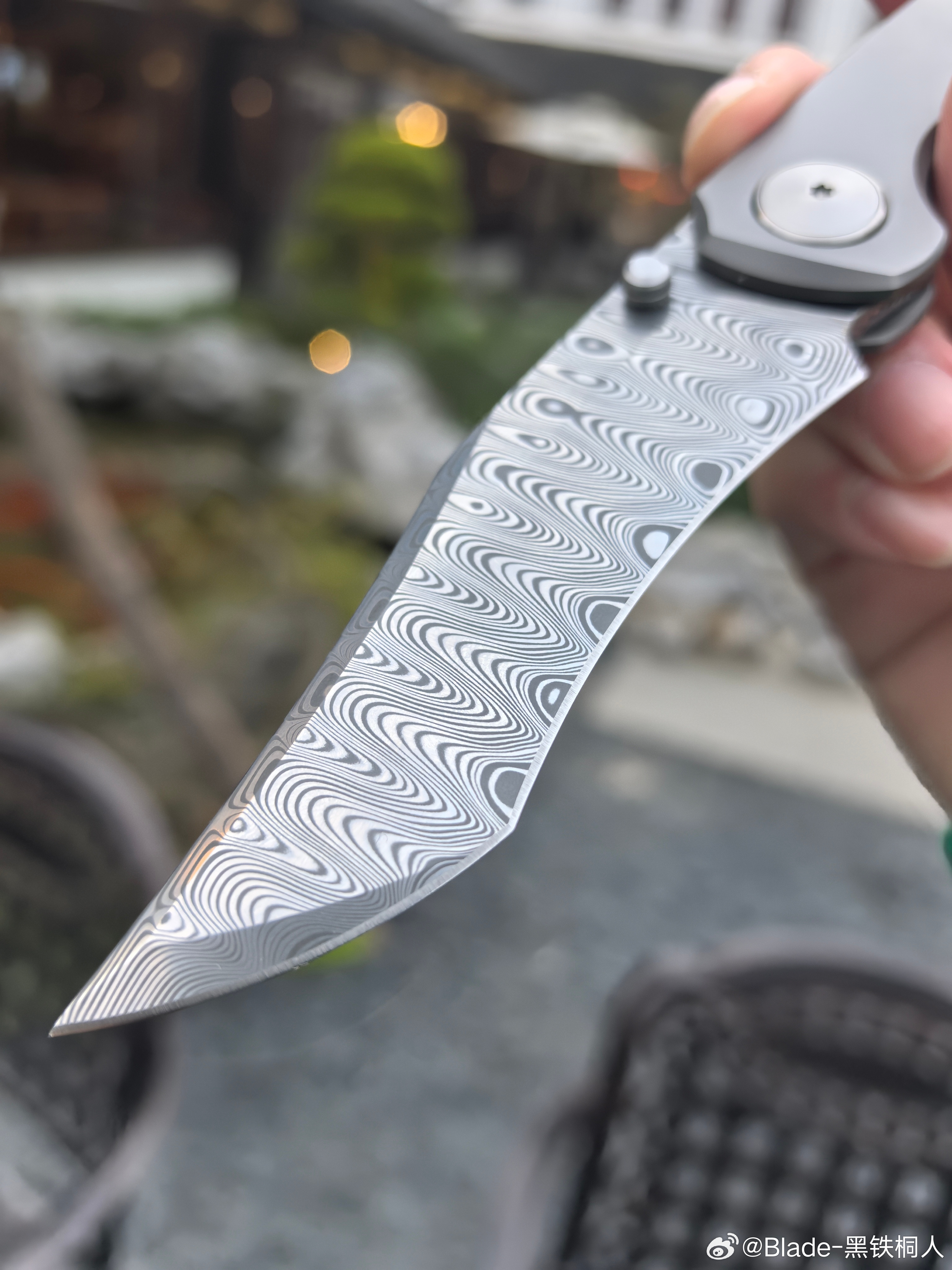 刀具控 多拍了几张刃部特写，这只做的还是比较漂亮的，都是实拍没有滤镜，大家感兴趣