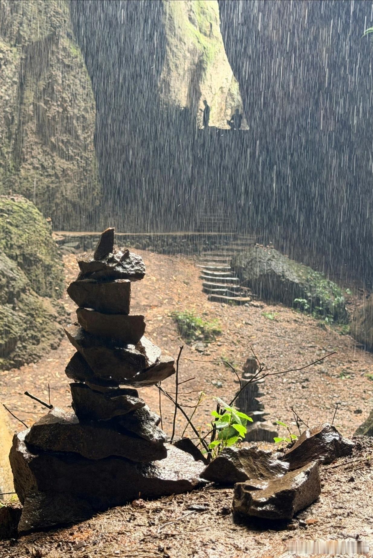 昆仑仙本道德经第二十六章善为重者，莫于泰山；善为轻者，莫于鸿毛。善为明者，莫于日