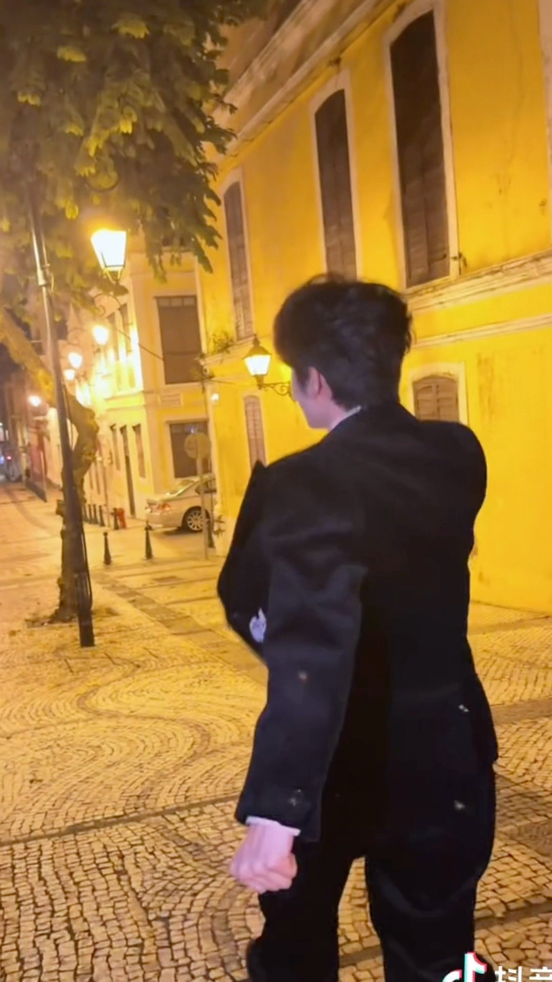 蹦蹦跶跶蹦蹦跶跶 