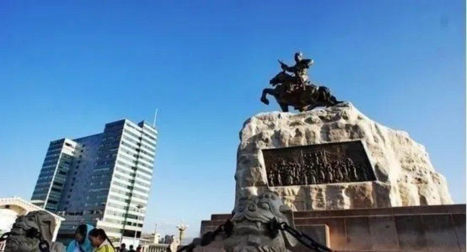 蒙古开始后悔，当初的独立，面对现实，又无可奈何！在10年前，蒙古还在念念不忘，血