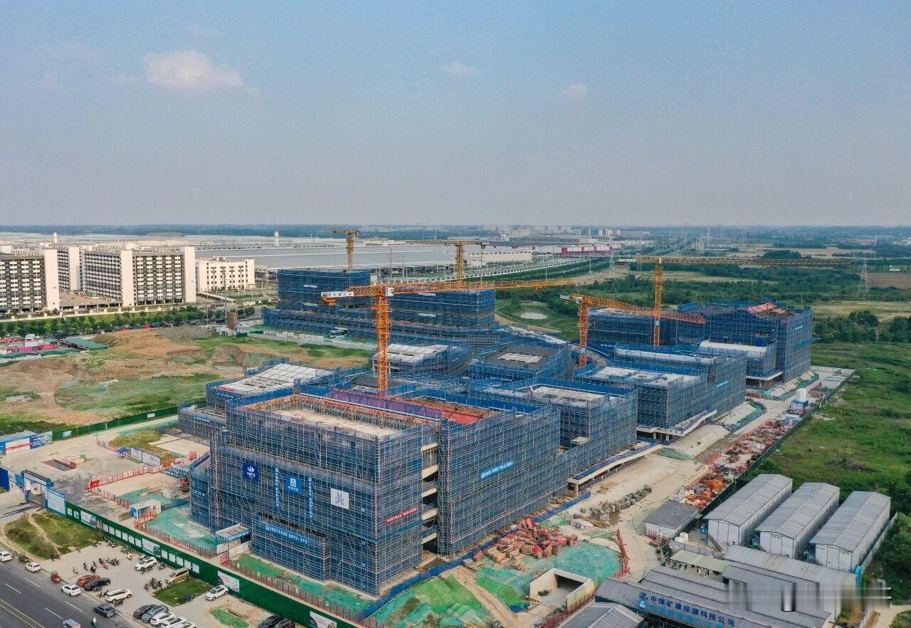 【长丰这个商业综合体项目离封顶近了】[赞][赞]

❶近日，在长丰县新能源产业园