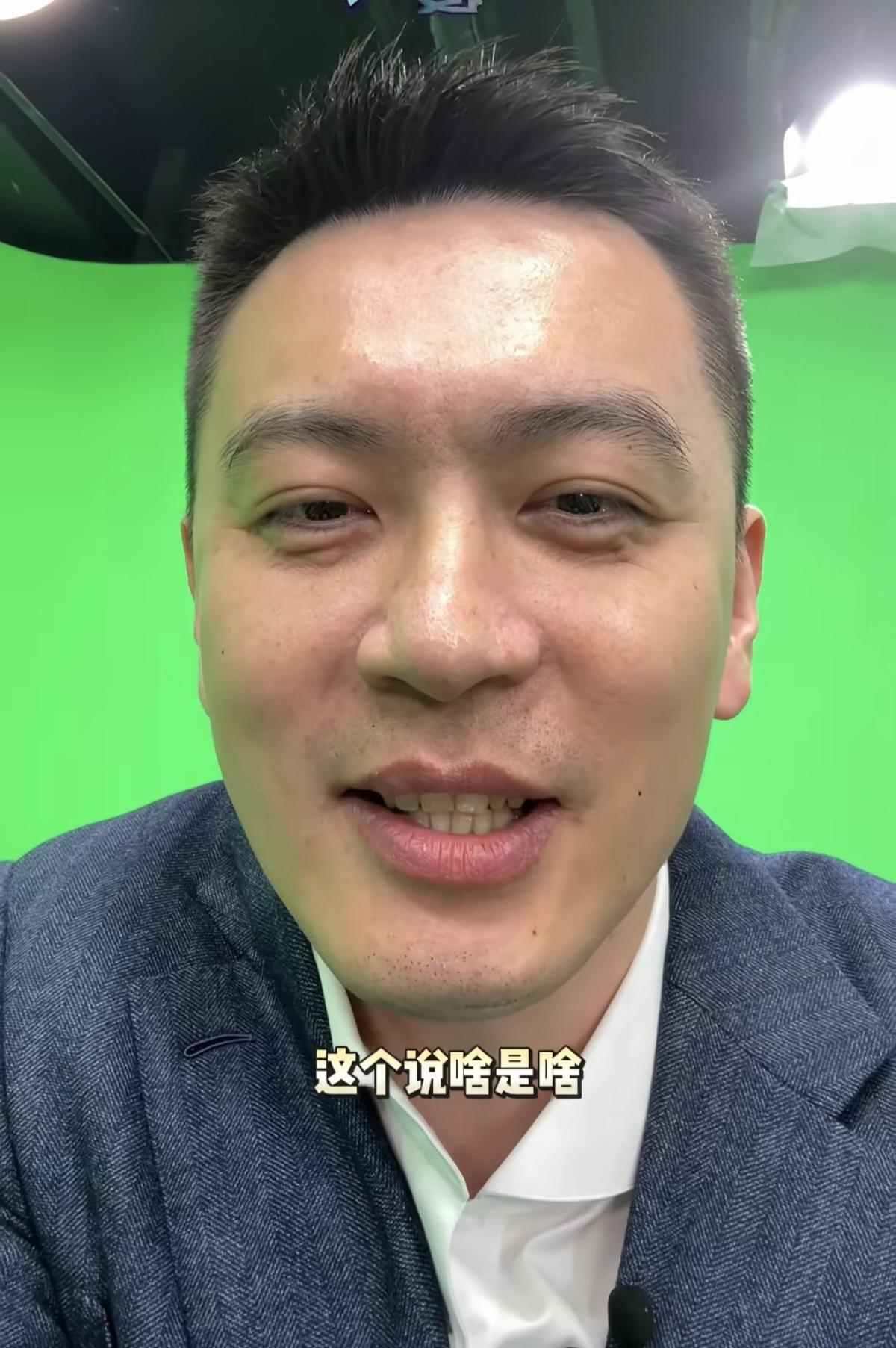 真是奇了怪了，杨指导明明可以靠教条吃饭，可偏偏为什么靠解说吃饭呢？
他可是曾径的