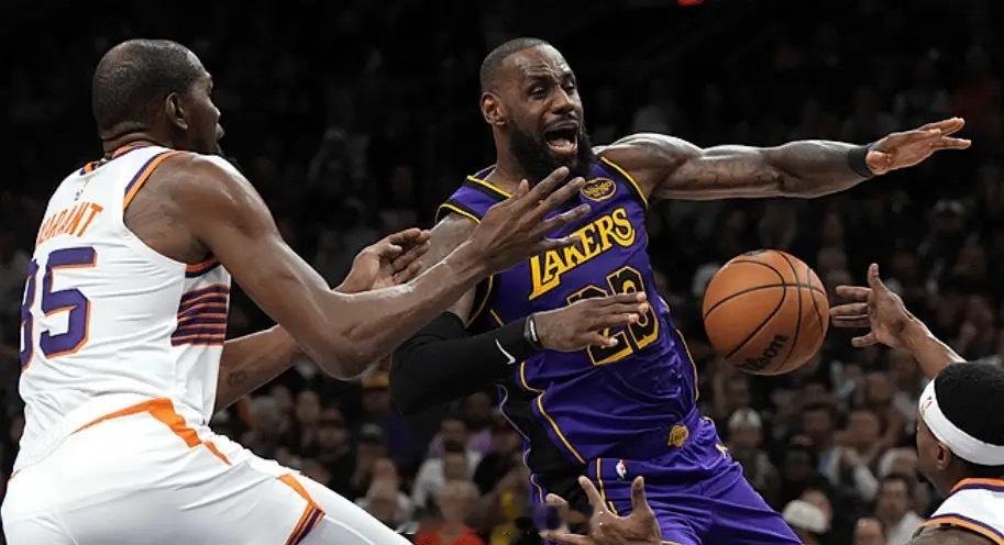 判若两队！湖人一三节命中率51%拿69分，二四节仅30%拿36分今天NBA常规赛