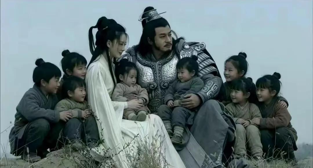 网友太有意思了，我也超喜欢这版项羽虞姬。何润东演技很棒，气场多变，演项羽霸气十足