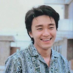 是他对电影事业的延续，也是他的《功夫足球》的升华，也彰显他的爱国精神。