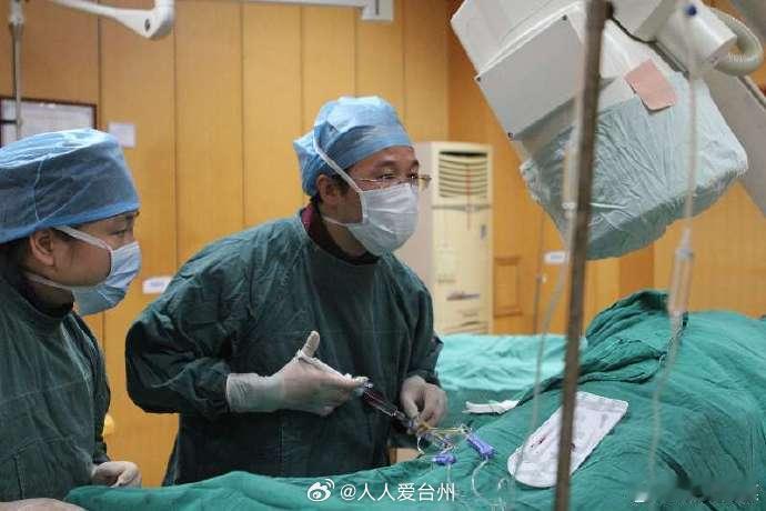 【致敬劳动者因为放心不下这位台州医生28年坚守在心尖 】近日，台州市中心医院心血