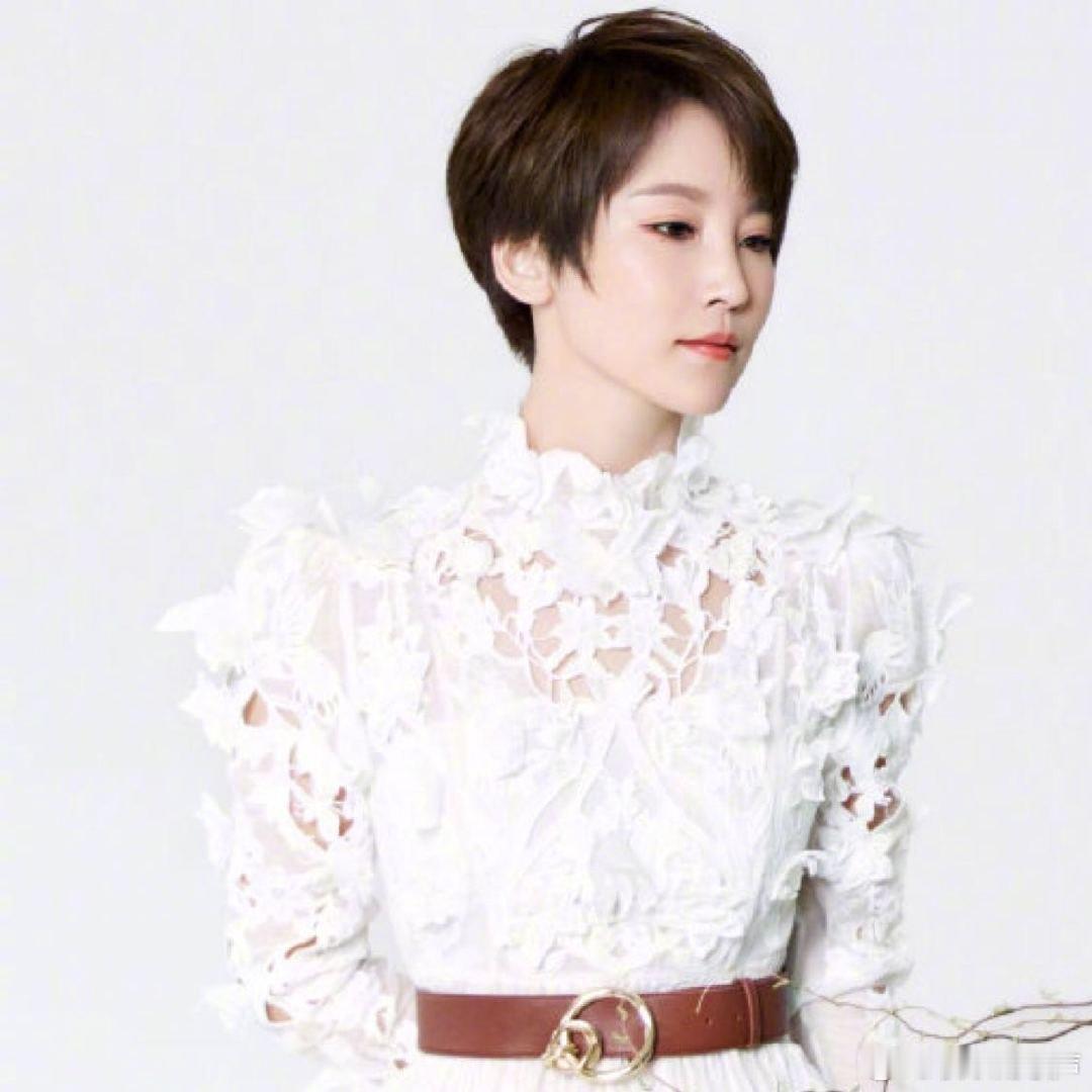 吴京谢楠捐款香港100万 吴京谢楠夫妇以听见计划之名捐出100万，通过北京新阳光