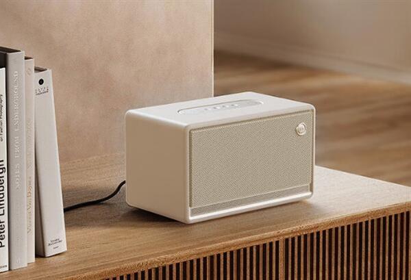 漫步者推出了新款Evo Soul蓝牙音箱，售价为1499元。它的主要特性如下：
