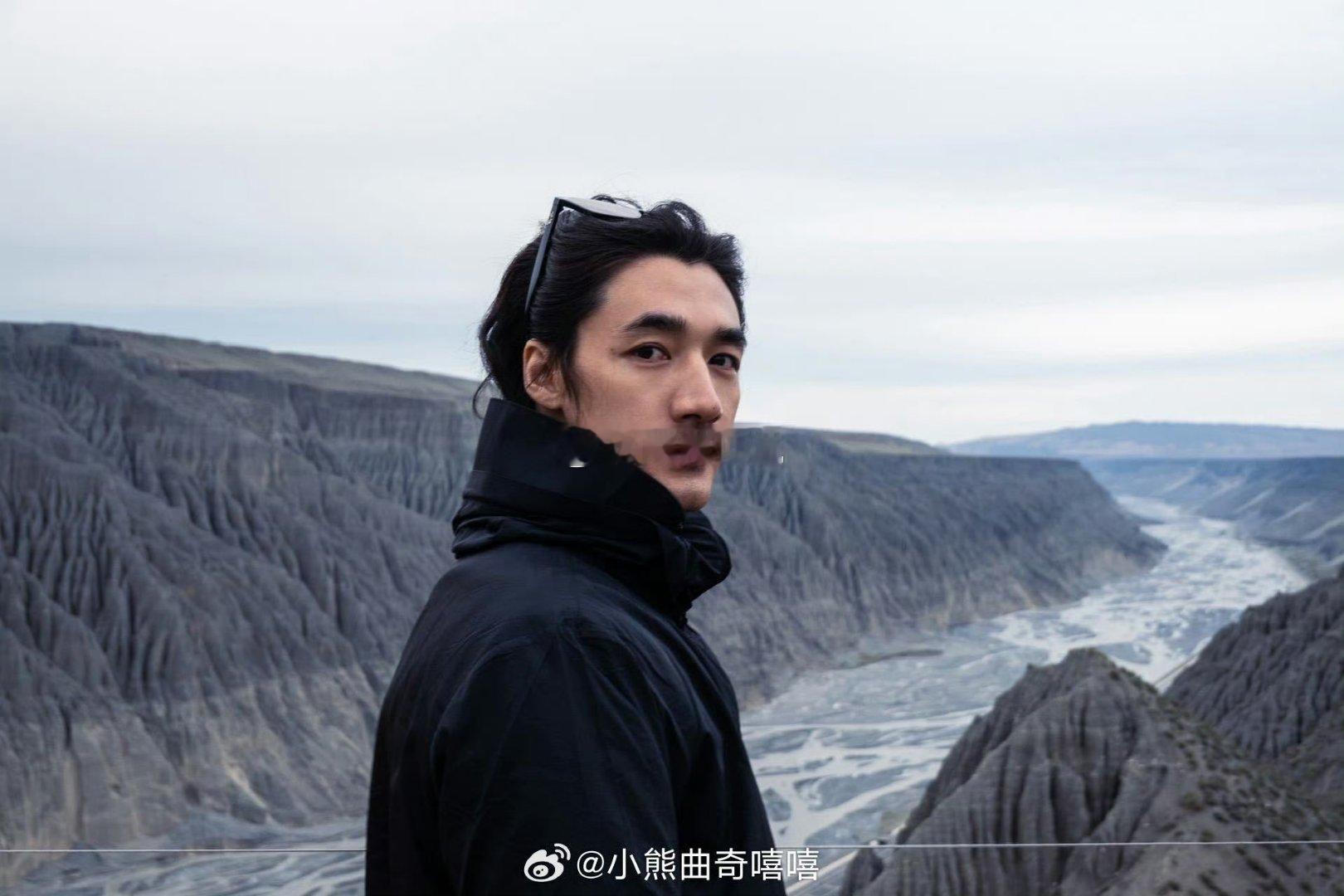 此沙越过父辈的山看见自己的海  听他说演戏不能流水线、不能糊弄时，眼睛里的光真的