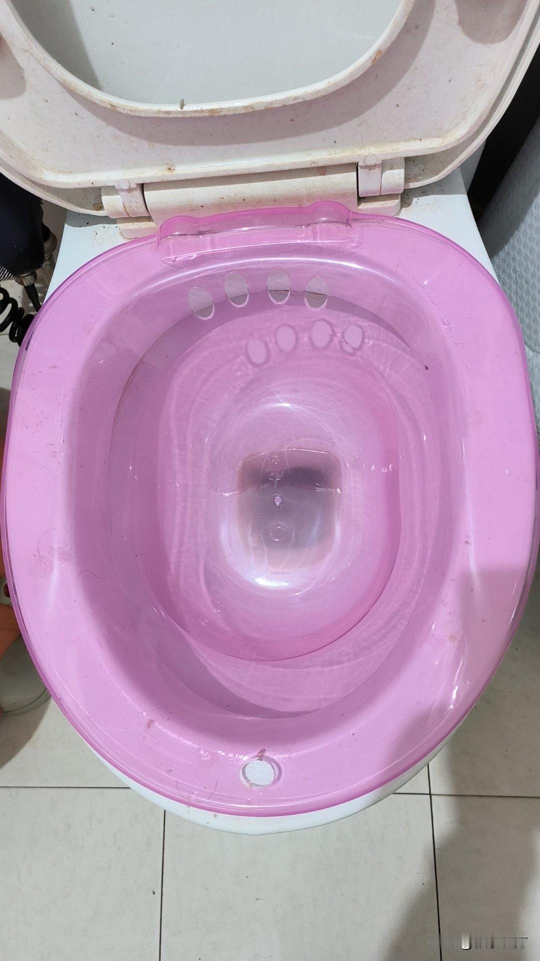 看了一下，留下最深的印象就是：这女的应该去演戏，不用导演，直接入戏[捂脸]