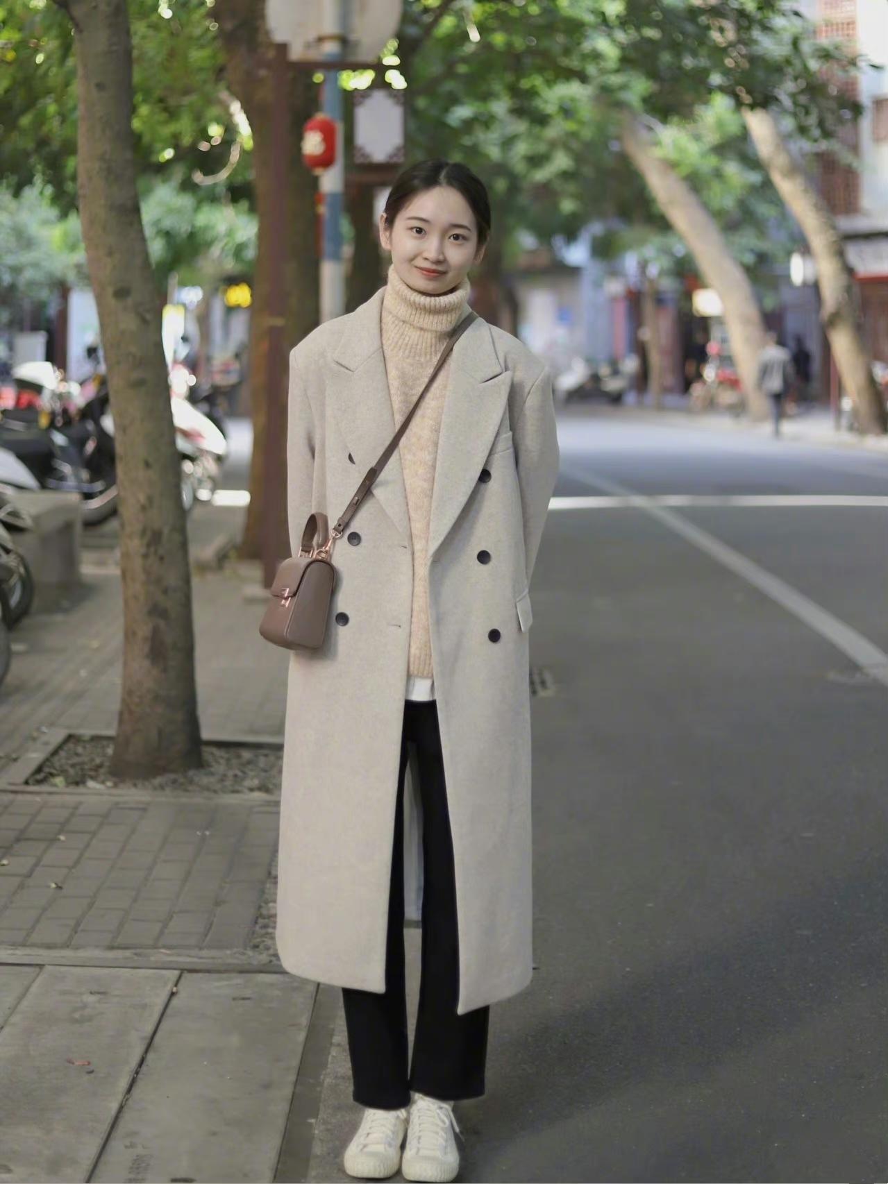 #妙笔生花创作挑战#秋季轻熟风穿搭分享，这才是秋天的正确打开方式！~
天气开始转